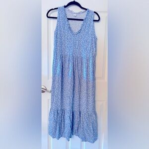 Floral Blue & White Sleeveless Midi length Dress Small